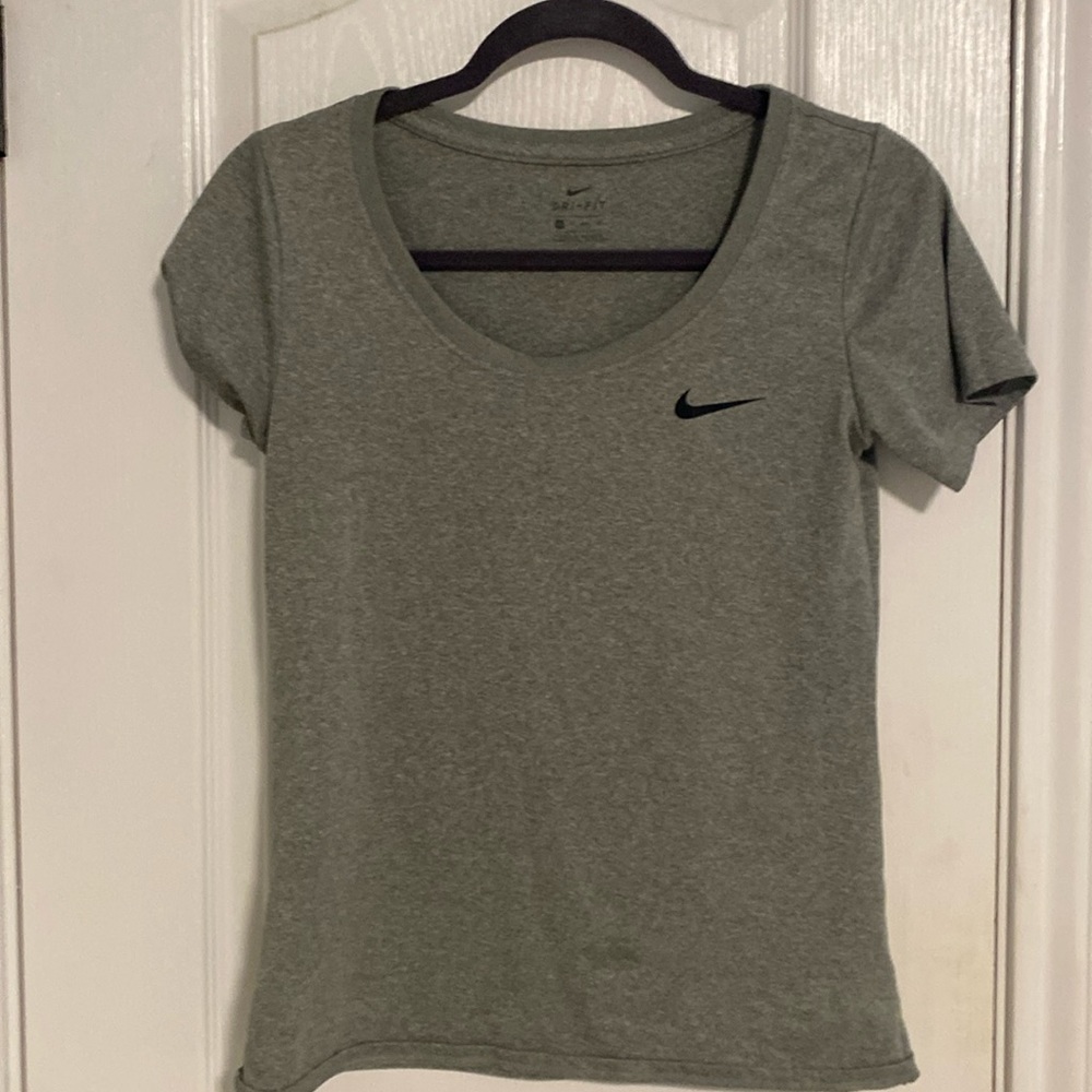 Nike women’s xs dri-fit T-shirt